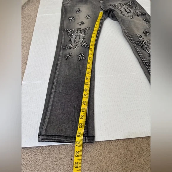 Women’s High Rise Jeans Size Large Gray With Embroidery Work - Picture 9 of 9